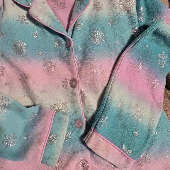 Max & Olivia Girl's Size 6 Multicolored Foil Snowflake-Patterned Fleece Pajamas - Picture 6 of 9